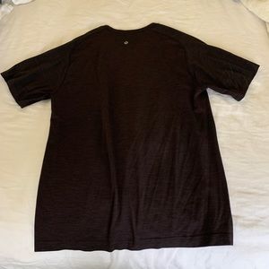 Men’s lululemon Vent Tech shirt - Size M